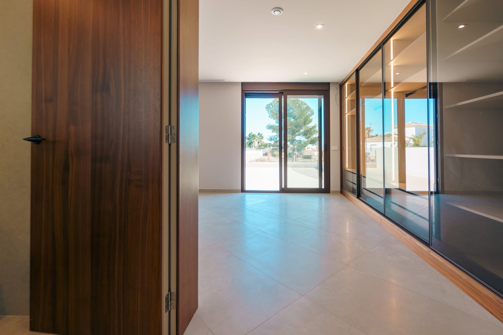 Modern chalet in Calpe with 5 bedrooms and private pool