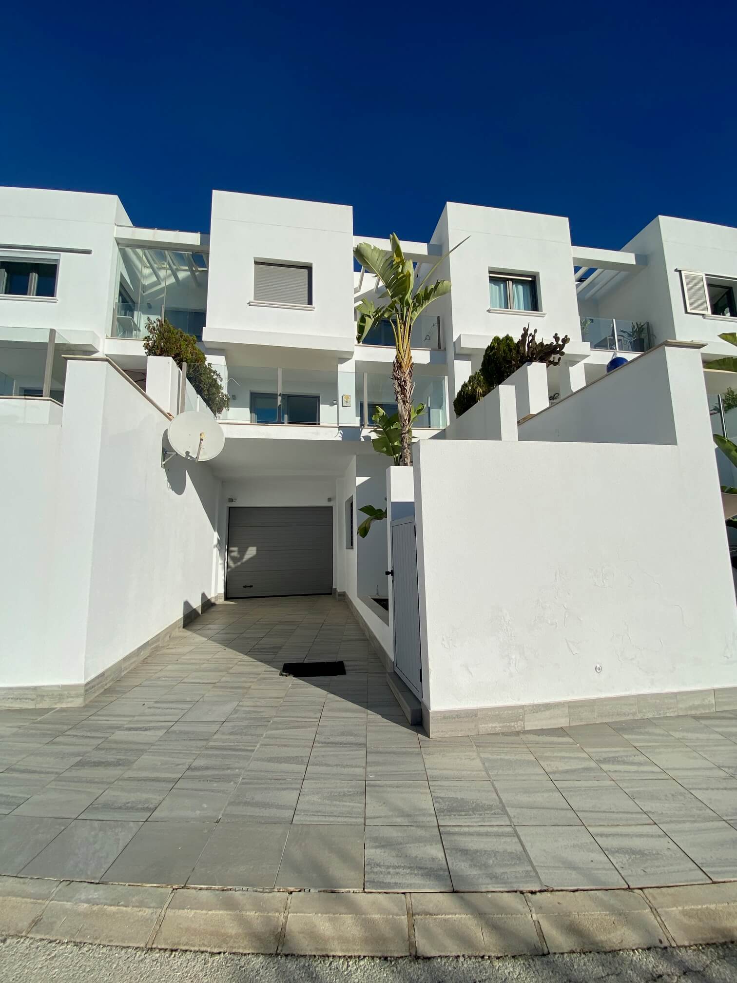Townhouse for sale with 3 bedrooms and a pool in Calpe.