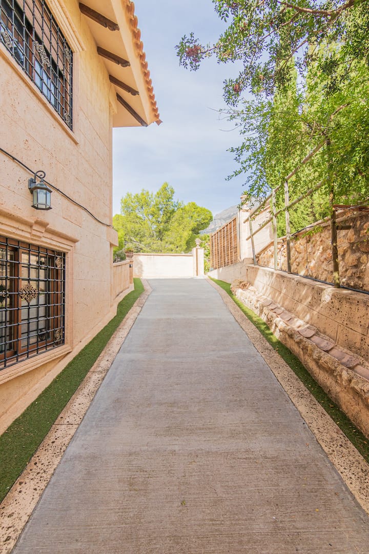 Venta. Chalet/Villa en Altea