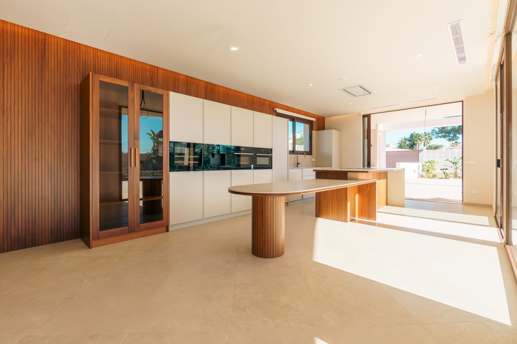 Modern chalet in Calpe with 5 bedrooms and private pool