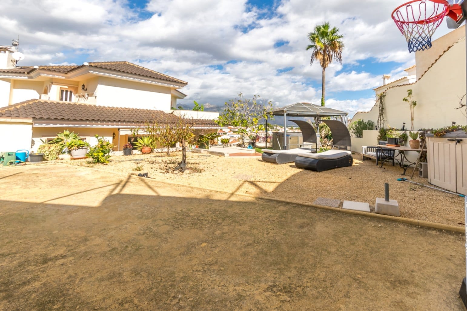 Detached chalet in L'Albir with pool