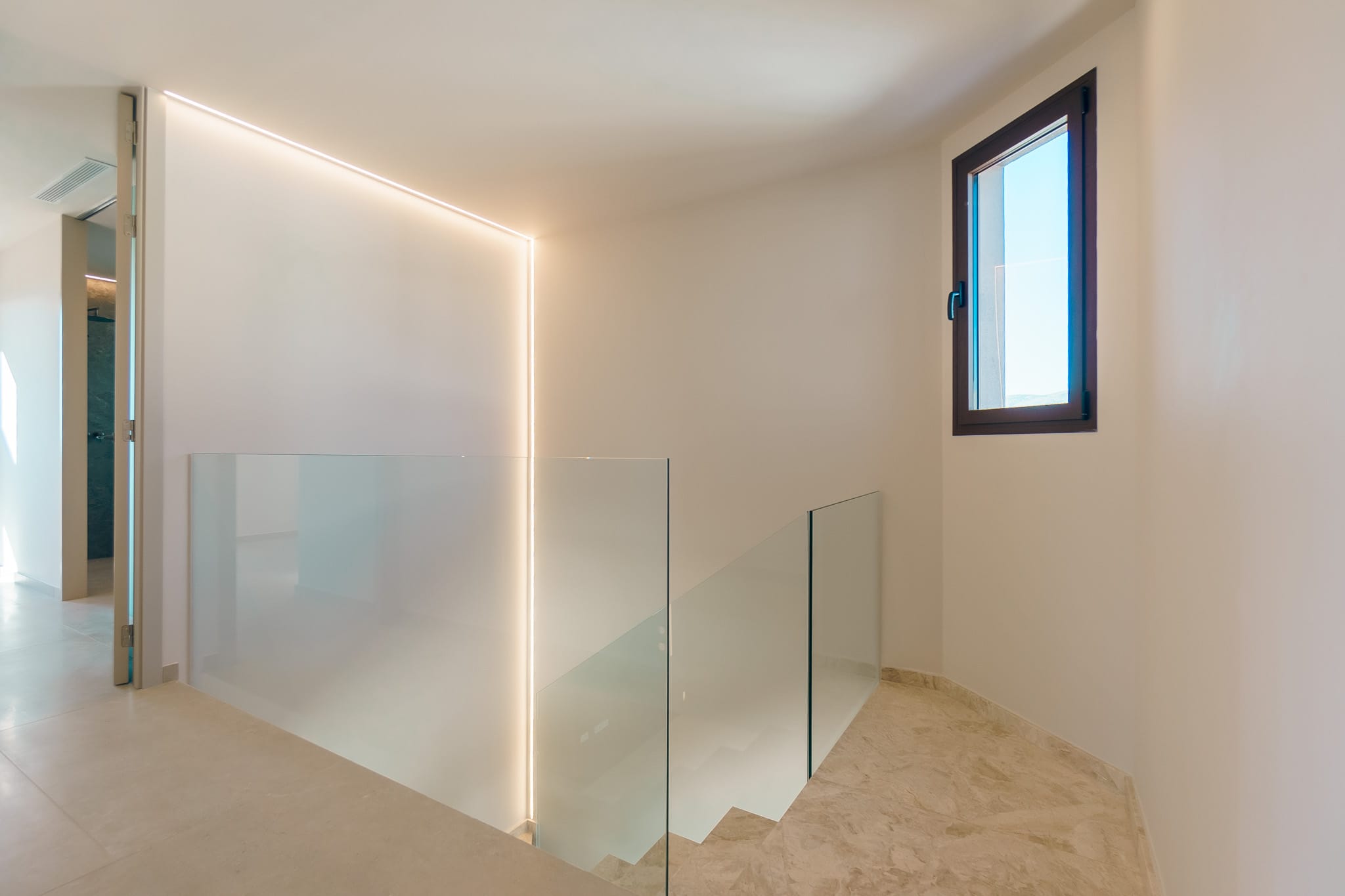 Modern chalet in Calpe with 5 bedrooms and private pool