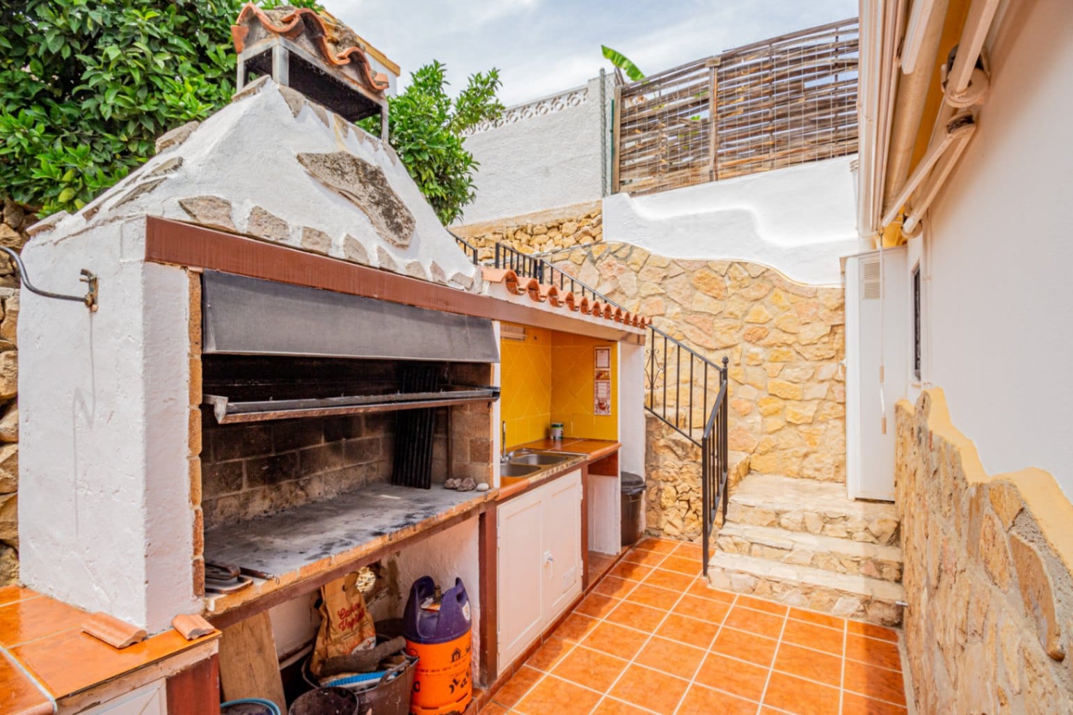 For Sale. Semi-detached house in Alfaz del Pi