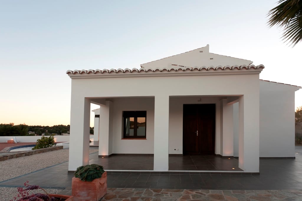 Villa for sale with excellent sea views, Moraira