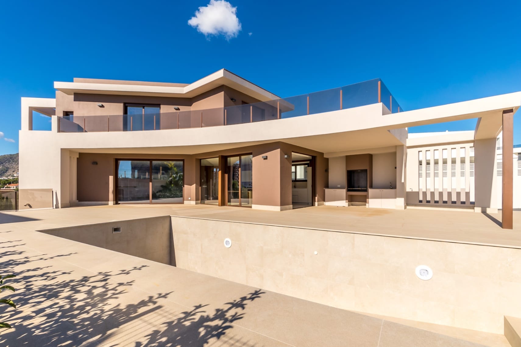 Modern chalet in Calpe with 5 bedrooms and private pool