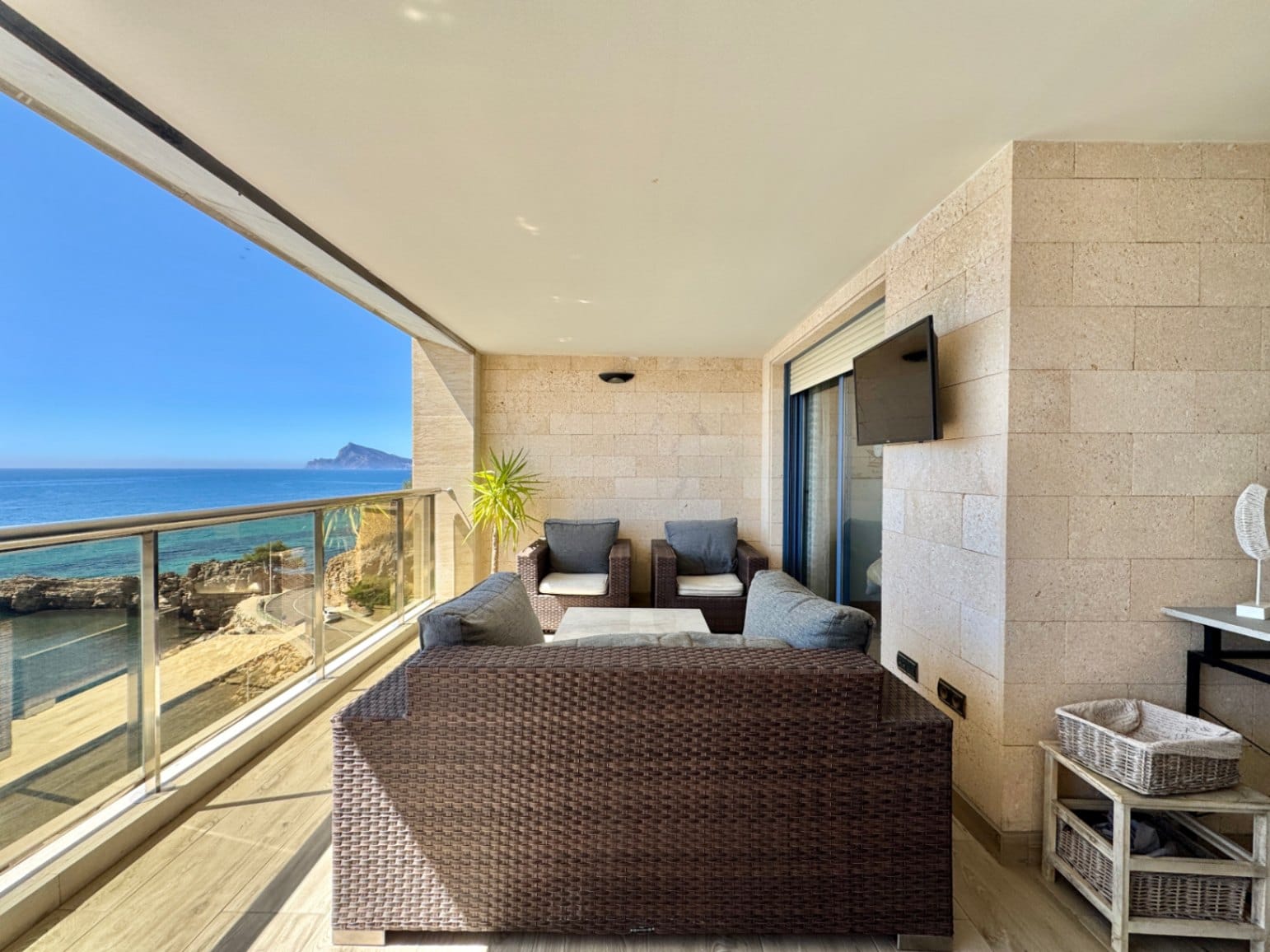 8062 - Apartamento en venta en Altea enfrente de la playa con jacuzzi.