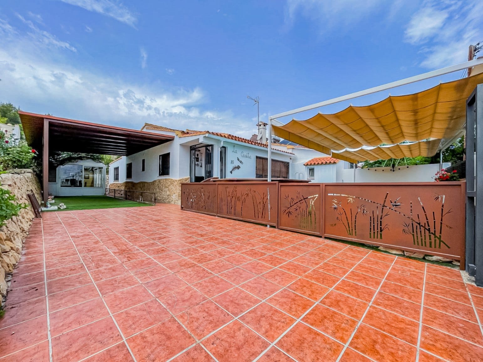 For Sale. Semi-detached house in Alfaz del Pi