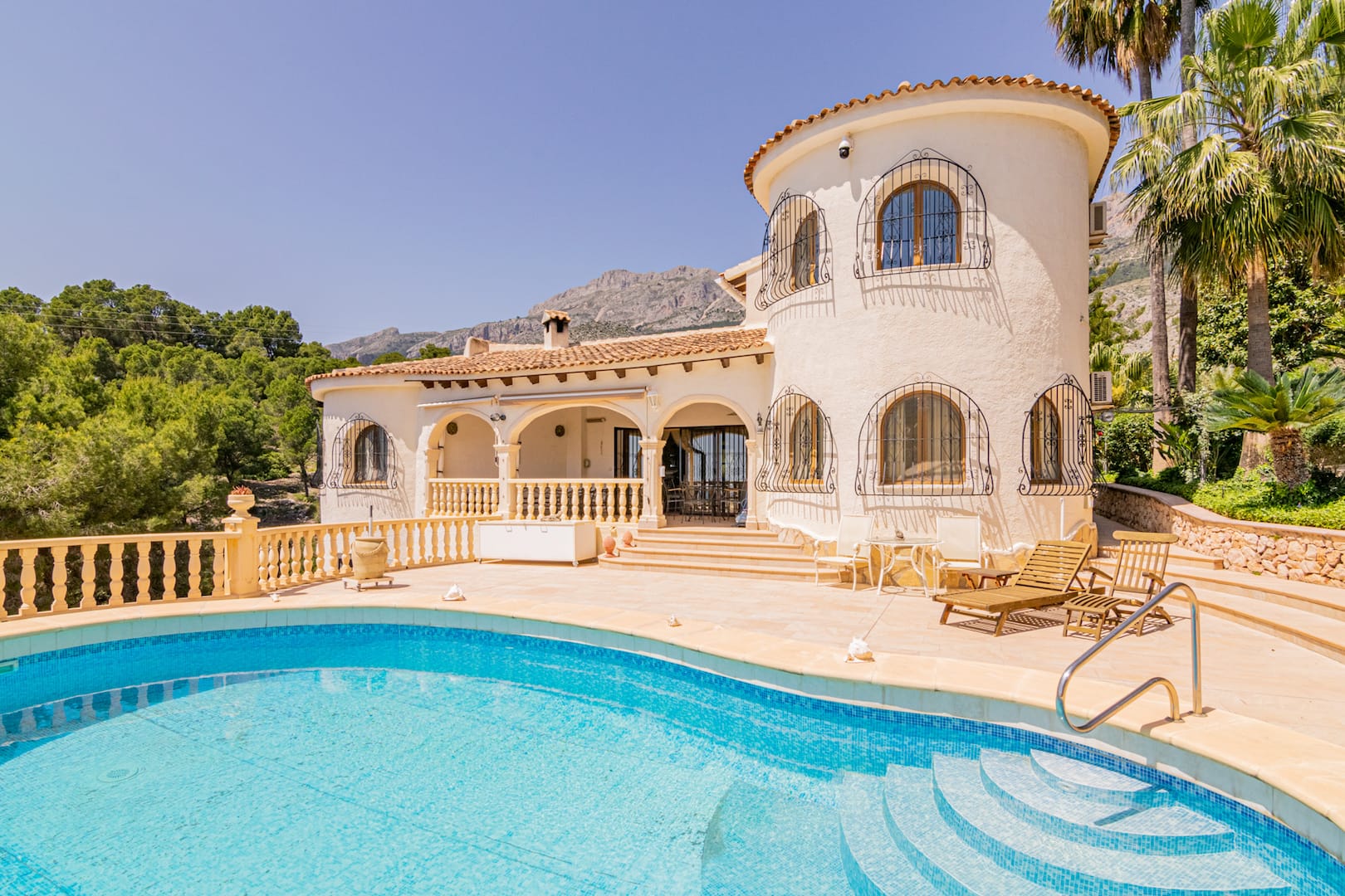 4038 - Venta. Chalet/Villa en Altea