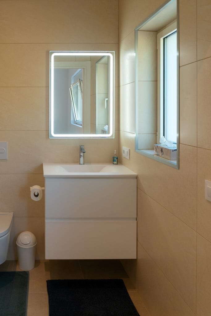 Modern chalet for sale with 4 bedrooms and a swimming pool in Calpe.