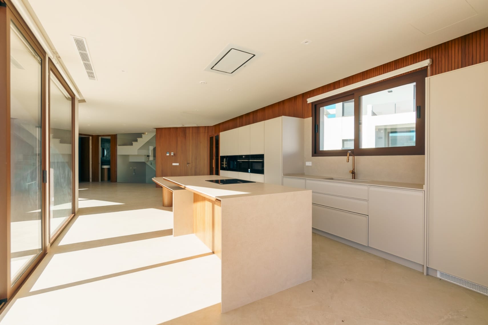 Modern chalet in Calpe with 5 bedrooms and private pool