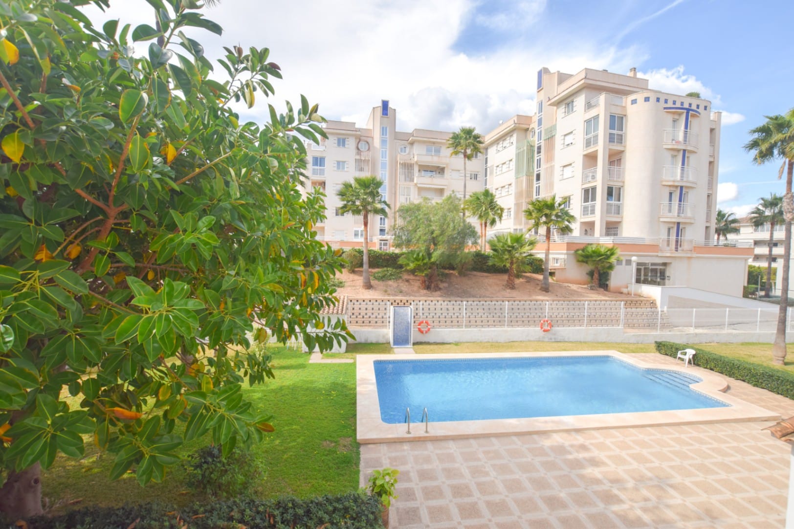 5054 - Venta. Apartamento en Albir