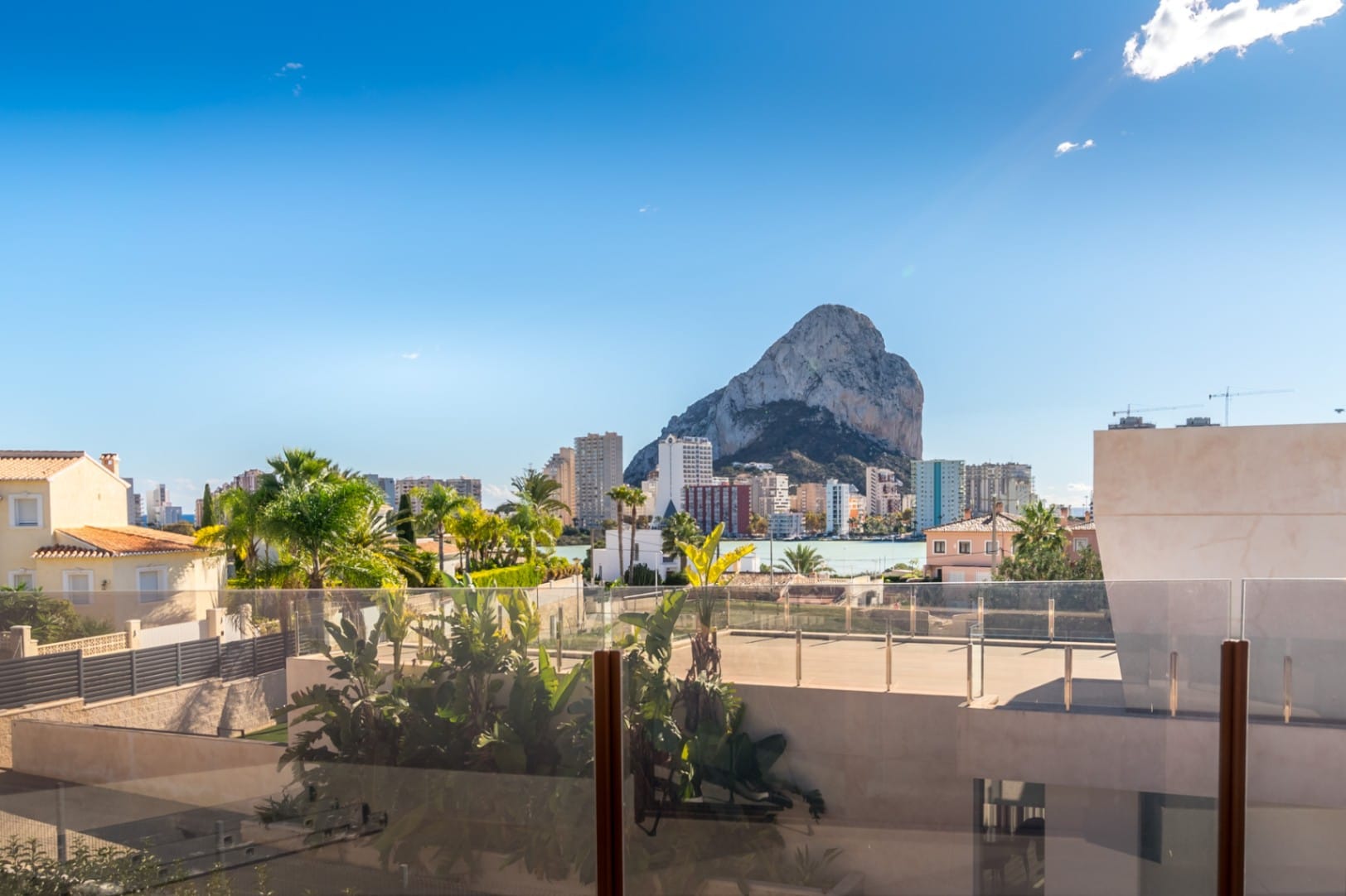 Modern chalet in Calpe with 5 bedrooms and private pool