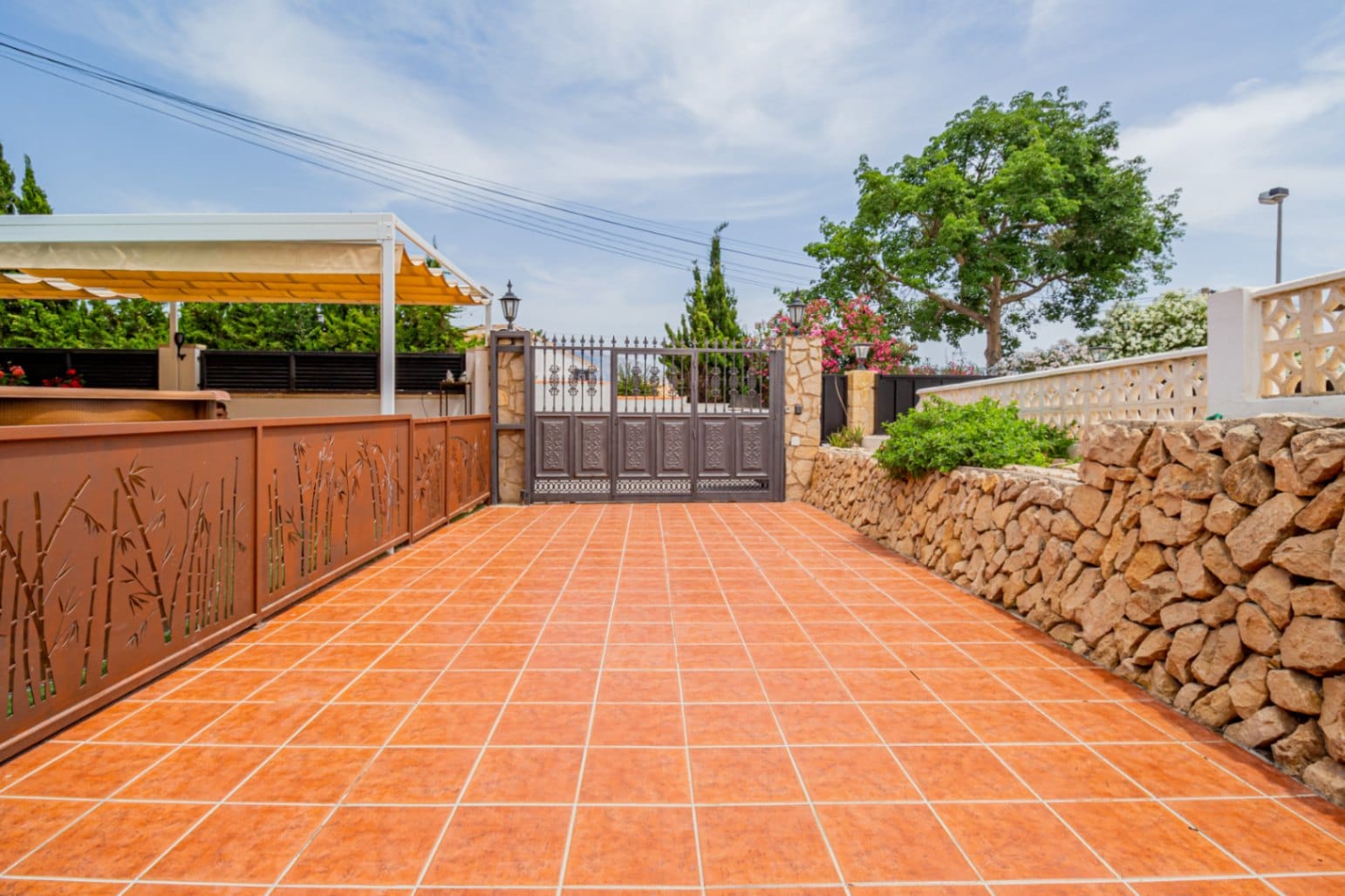 For Sale. Semi-detached house in Alfaz del Pi