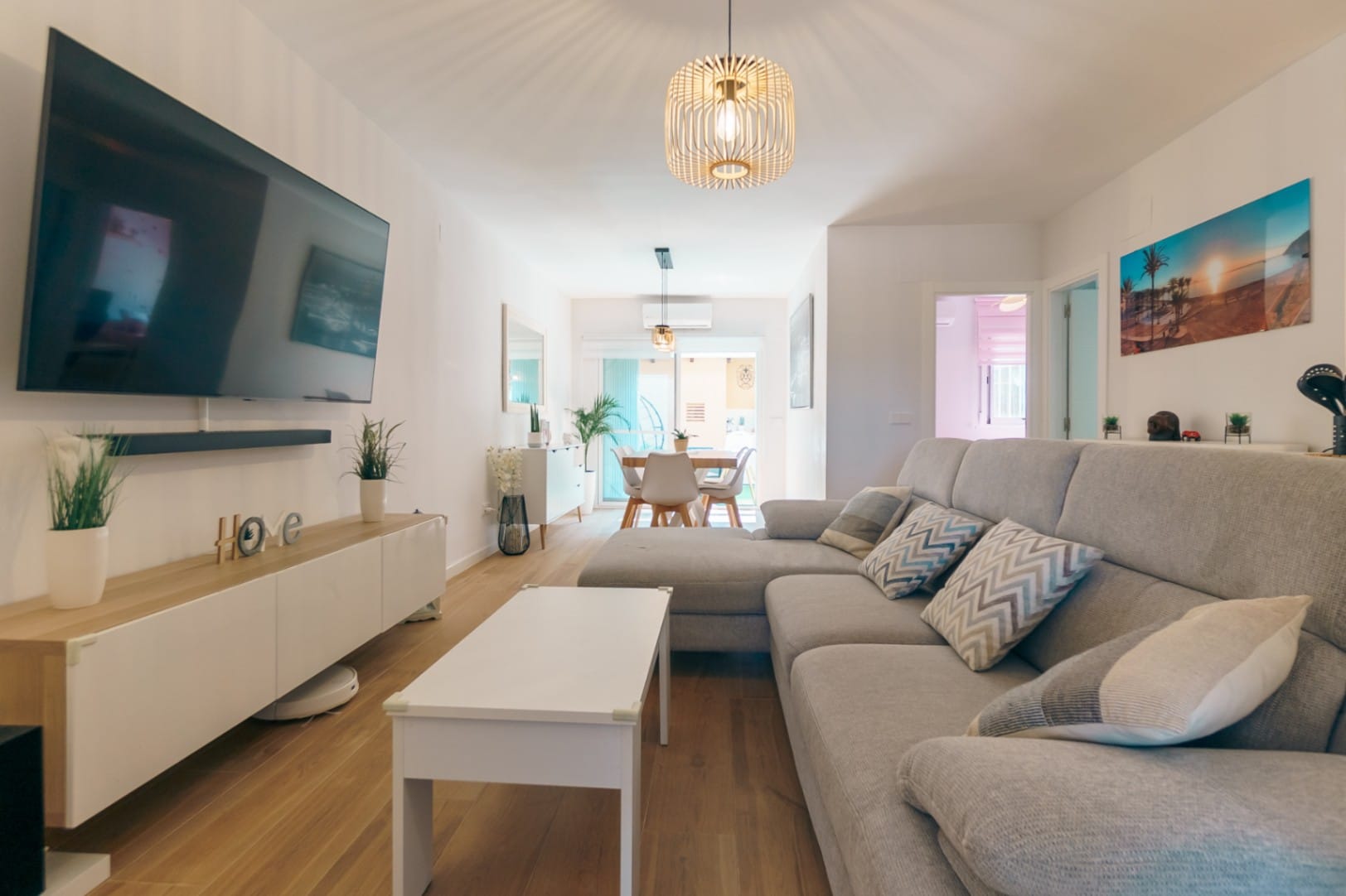 Apartamento moderno de 2 dormitorios en Albir (Alfaz del Pi) con terraza y piscina comunitaria