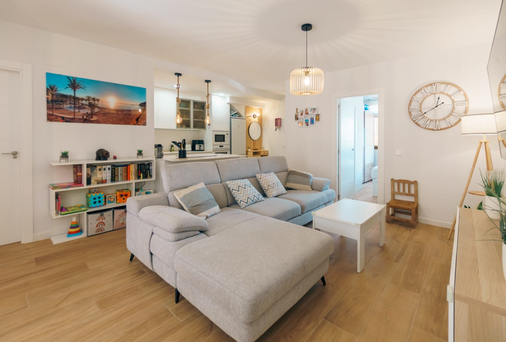 Apartamento moderno de 2 dormitorios en Albir (Alfaz del Pi) con terraza y piscina comunitaria