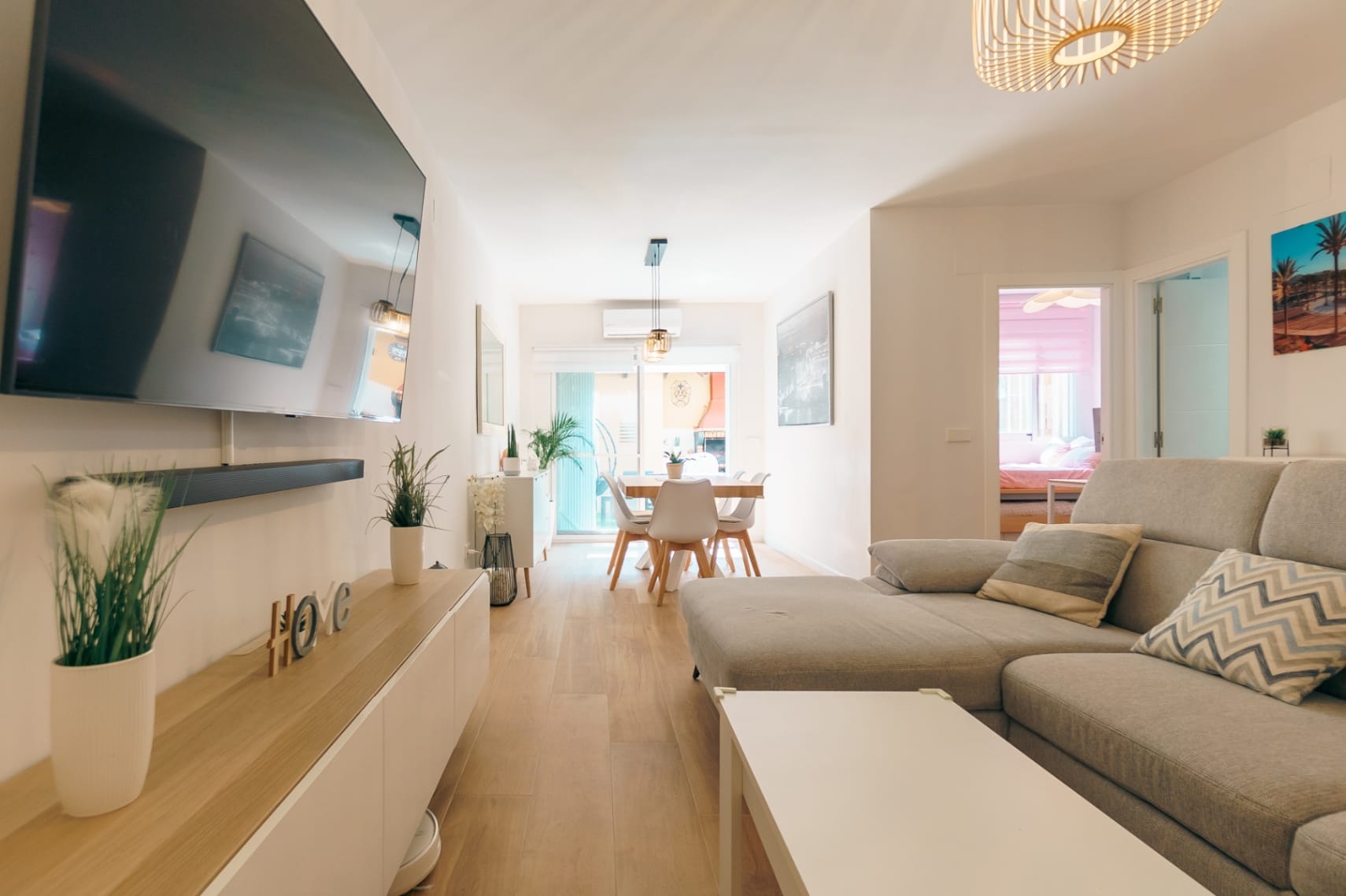 Apartamento moderno de 2 dormitorios en Albir (Alfaz del Pi) con terraza y piscina comunitaria