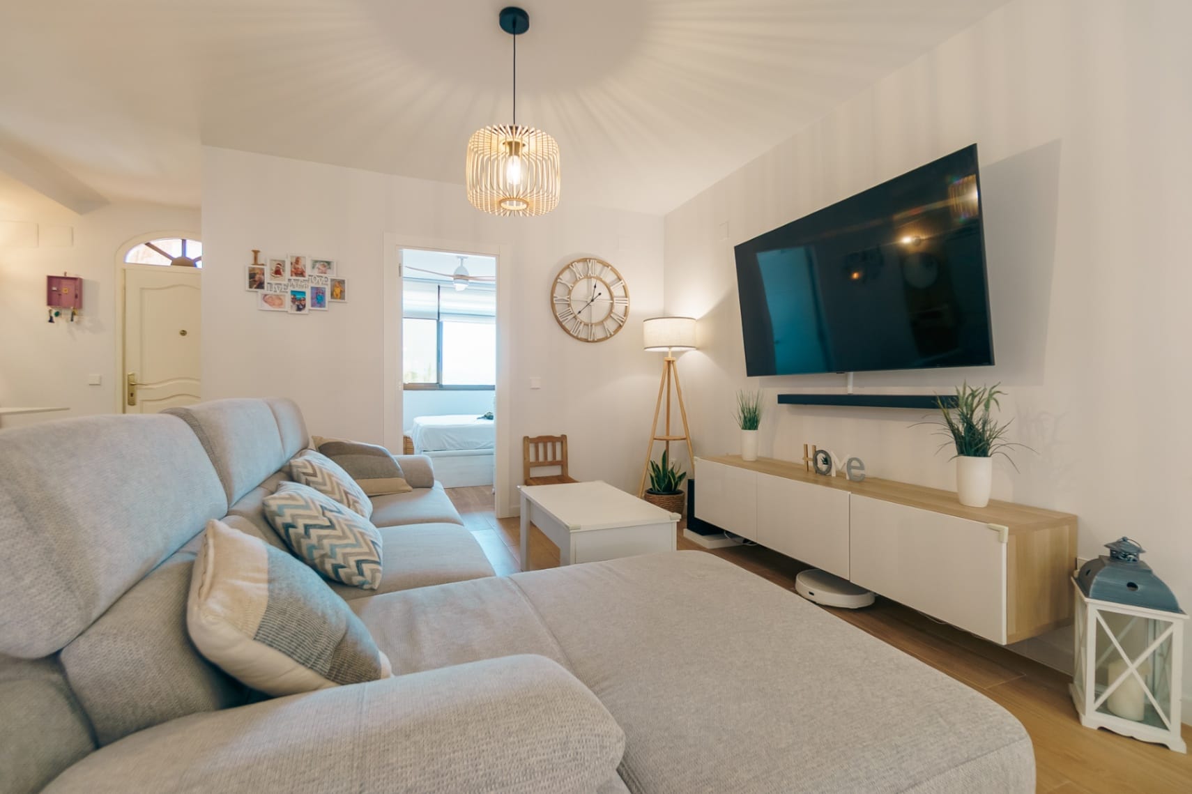 Apartamento moderno de 2 dormitorios en Albir (Alfaz del Pi) con terraza y piscina comunitaria