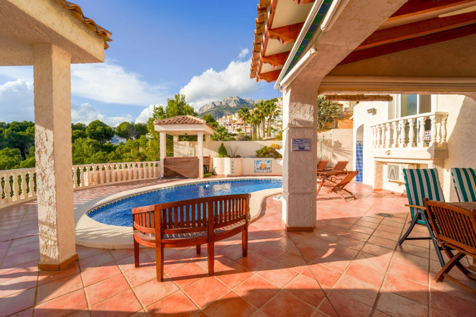 Charming Chalet for Sale in Altea, Mascarat - 3 Bedrooms, Pool