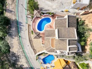 Charming Chalet for Sale in Altea, Mascarat - 3 Bedrooms, Pool