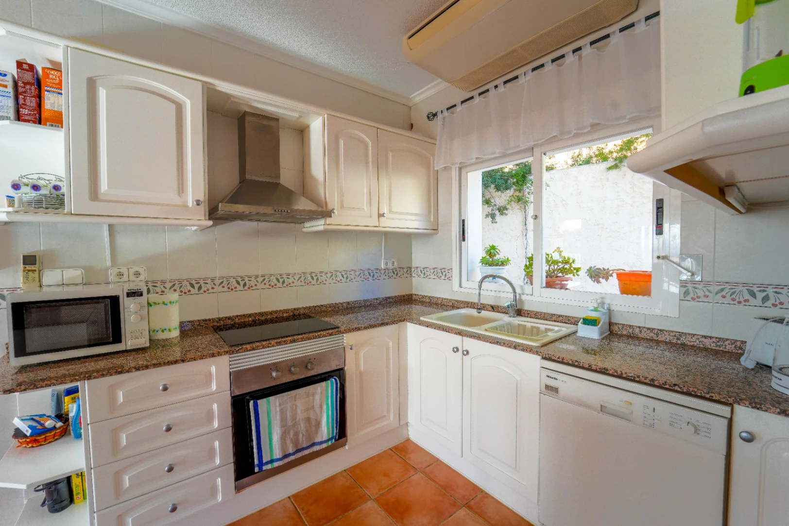 Charming Chalet for Sale in Altea, Mascarat - 3 Bedrooms, Pool