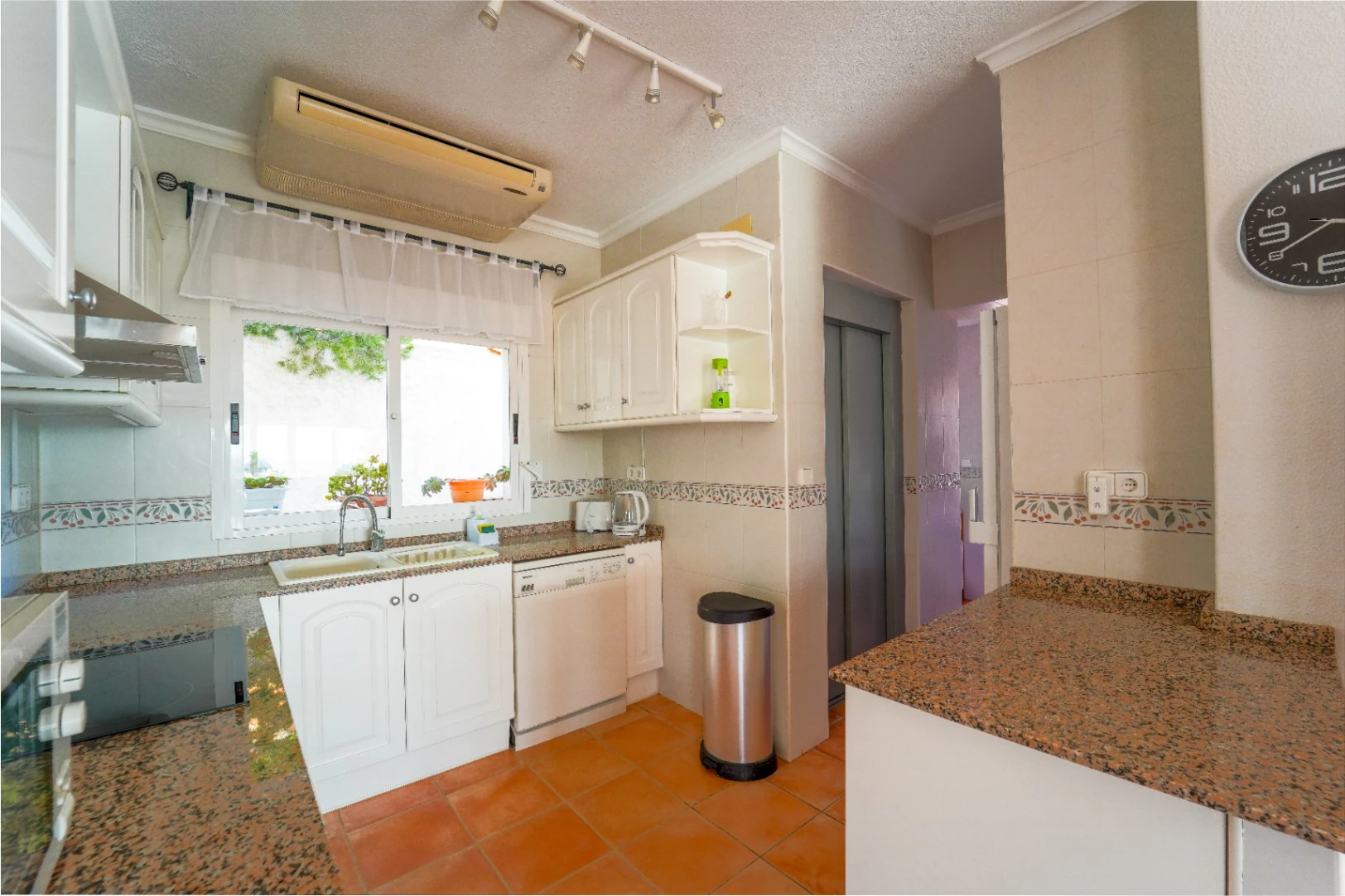 Charming Chalet for Sale in Altea, Mascarat - 3 Bedrooms, Pool