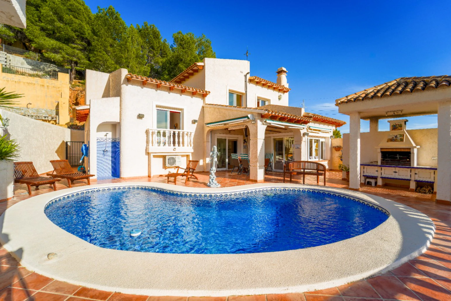 Charming Chalet for Sale in Altea, Mascarat - 3 Bedrooms, Pool
