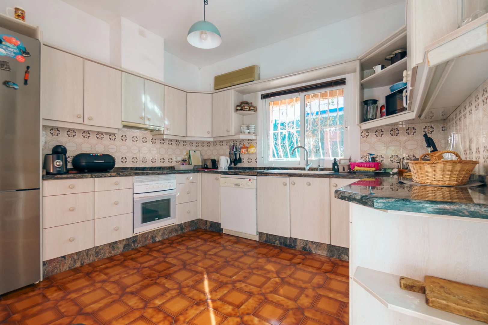 Chalet for sale with 4 bedrooms and a pool in El Albir