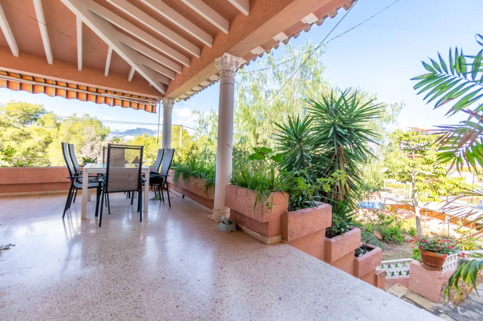 Chalet for sale with 4 bedrooms and a pool in El Albir