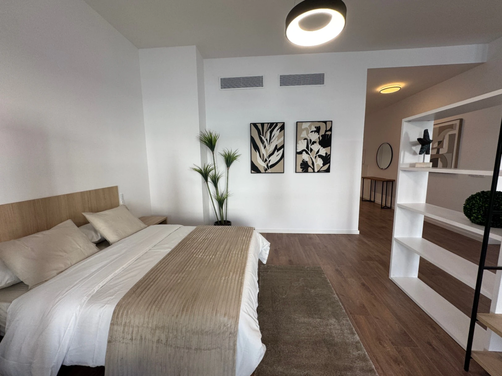 Montly Rental Apartment in Zaragoza - 0 Bedroom, 2 Baths