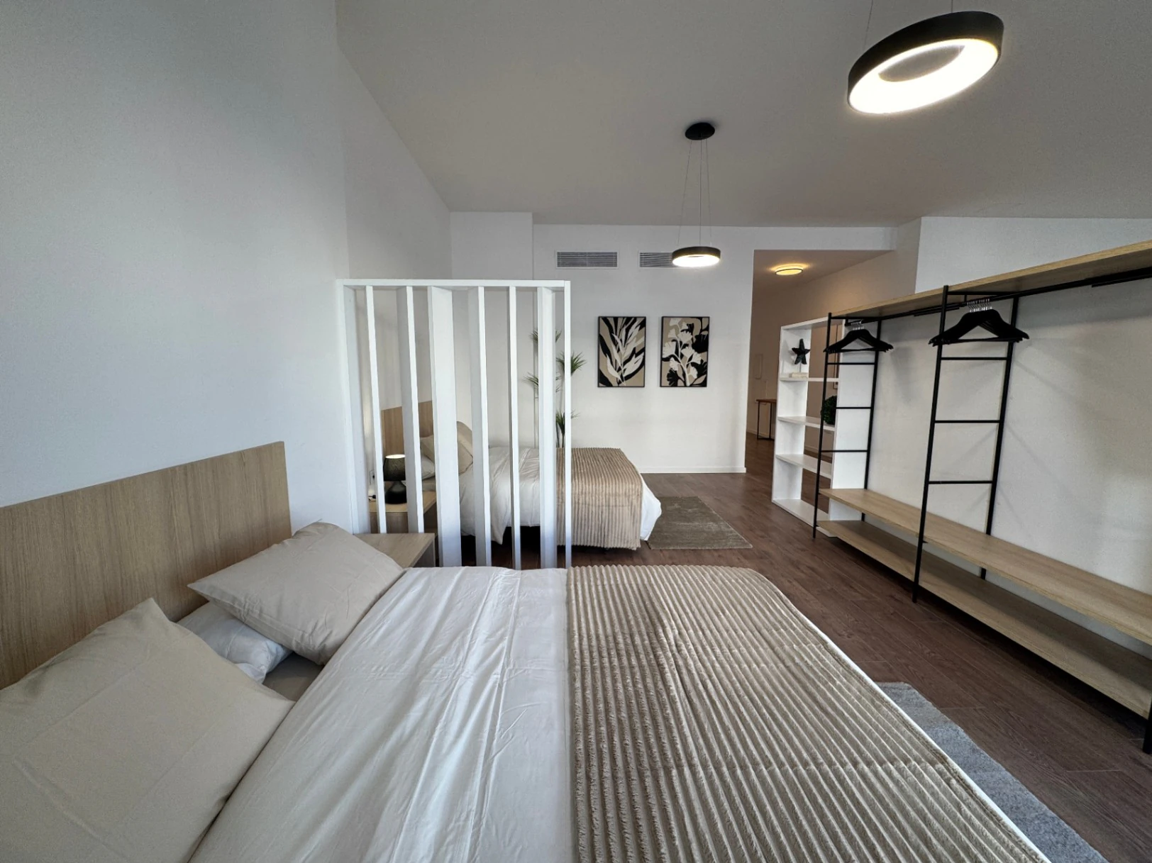 Montly Rental Apartment in Zaragoza - 0 Bedroom, 2 Baths