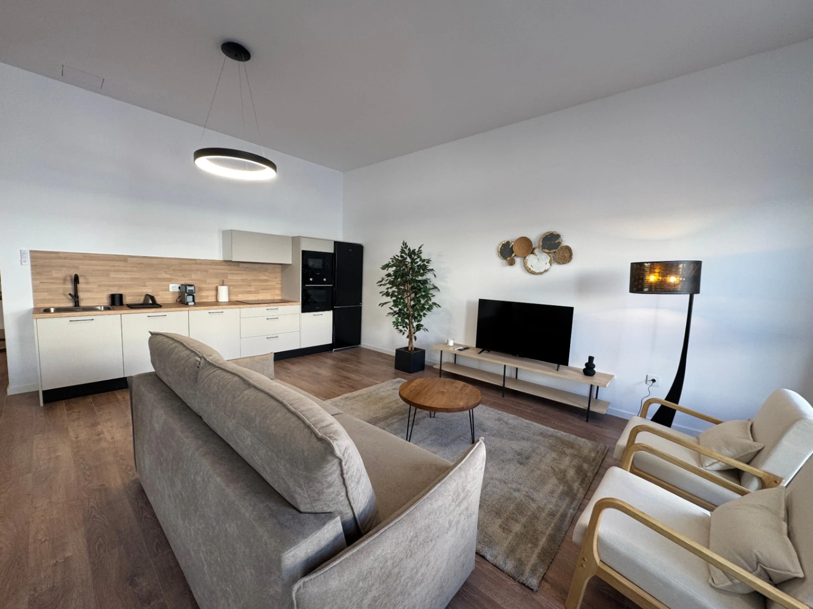 Montly Rental Apartment in Zaragoza - 0 Bedroom, 2 Baths