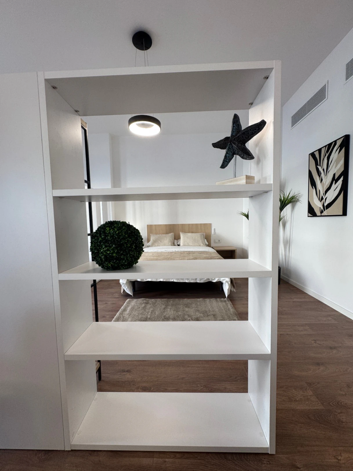 Montly Rental Apartment in Zaragoza - 0 Bedroom, 2 Baths