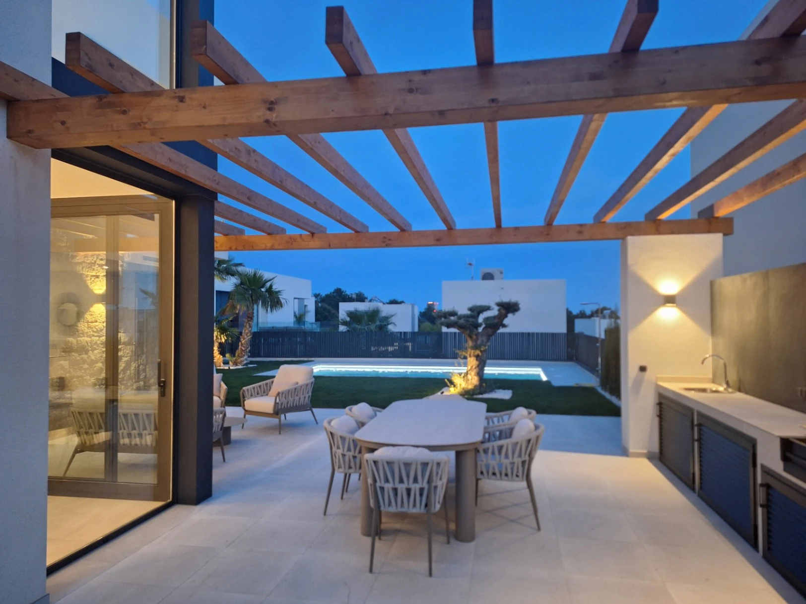 Amplio Chalet en Finestrat  a pocos minutos de Benidorm