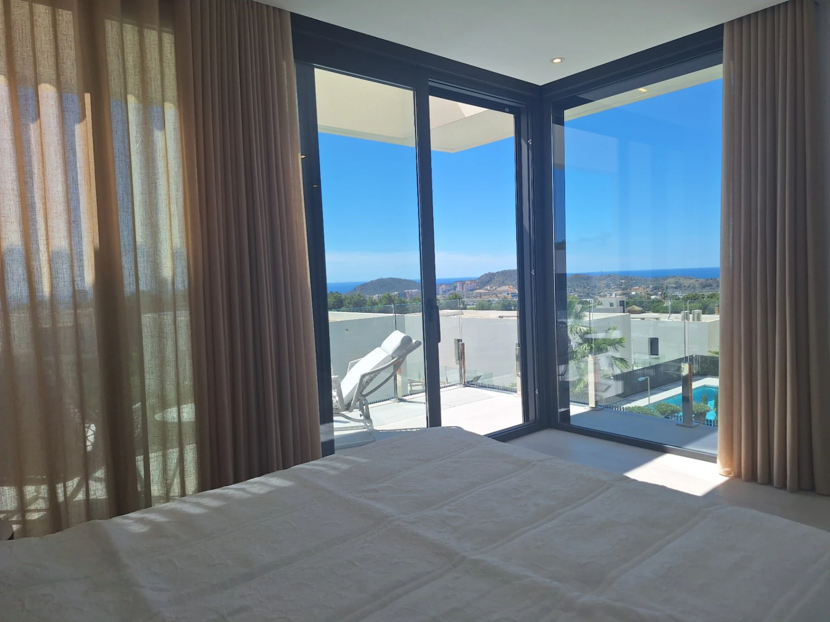 Amplio Chalet en Finestrat  a pocos minutos de Benidorm