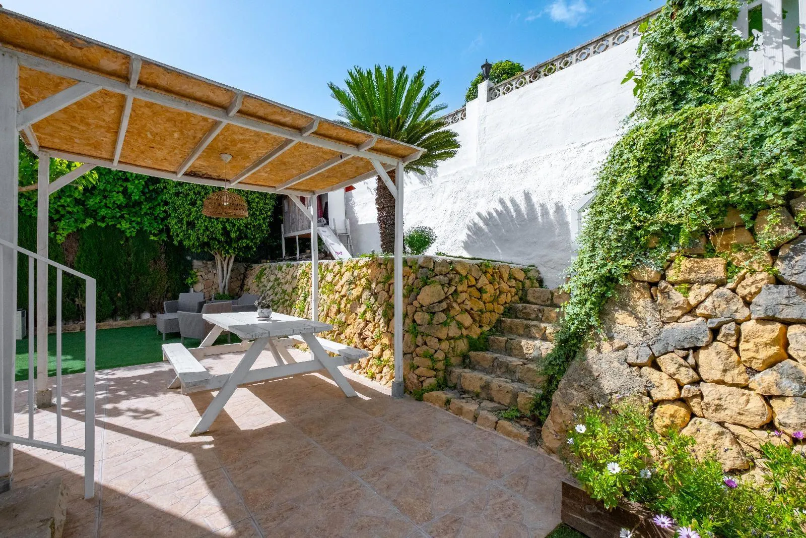 Modern and cozy villa in Alfaz del Pi: comfort, style, and serenity in one place