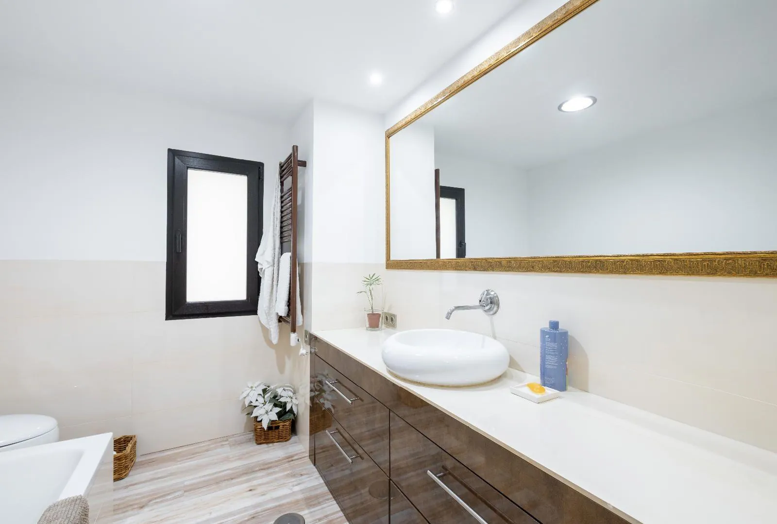 Charming Villa with Sea and Mountain Views in La Nucia