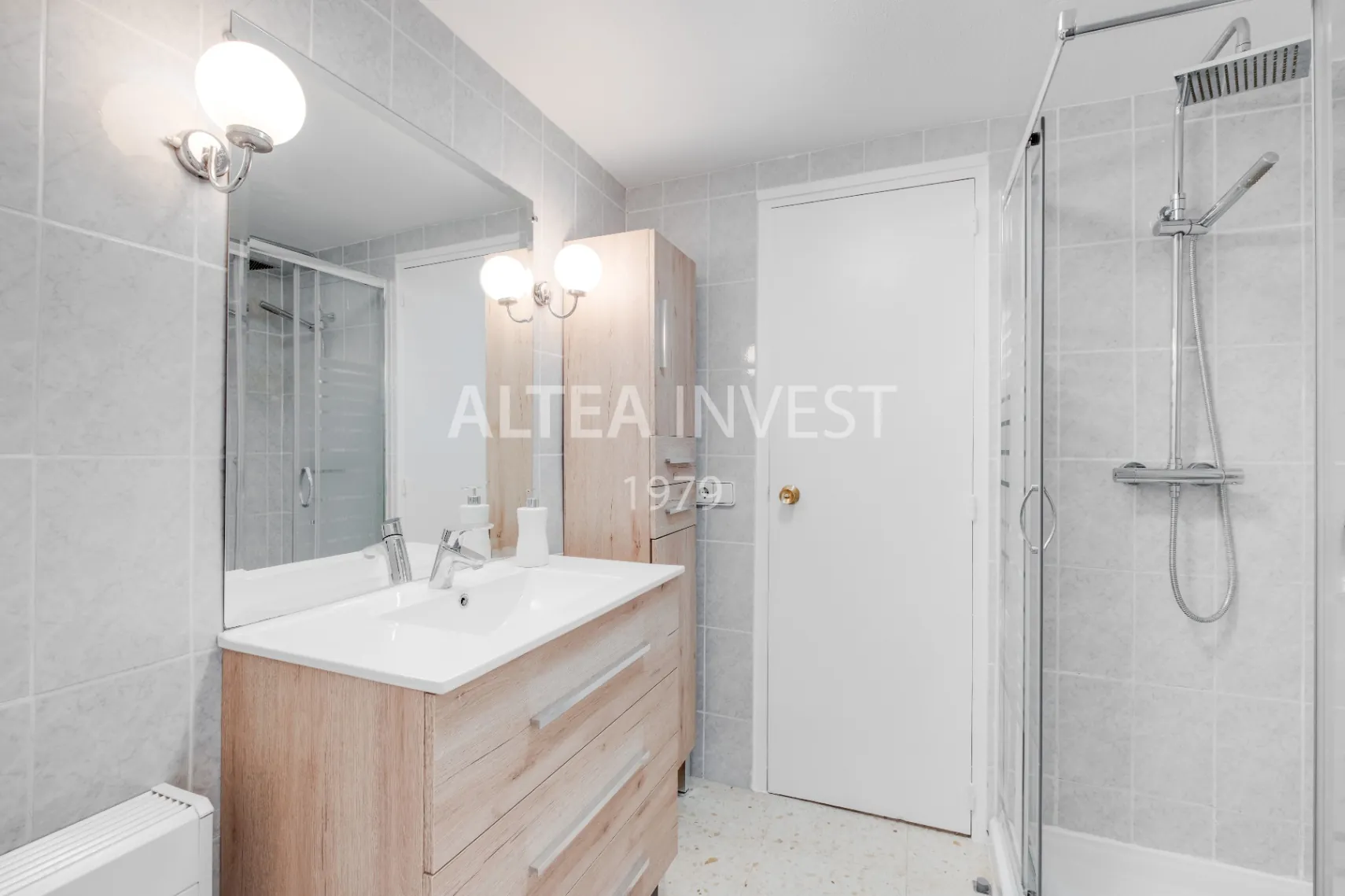 Exclusive Mediterranean-Style Chalet in El Planet
