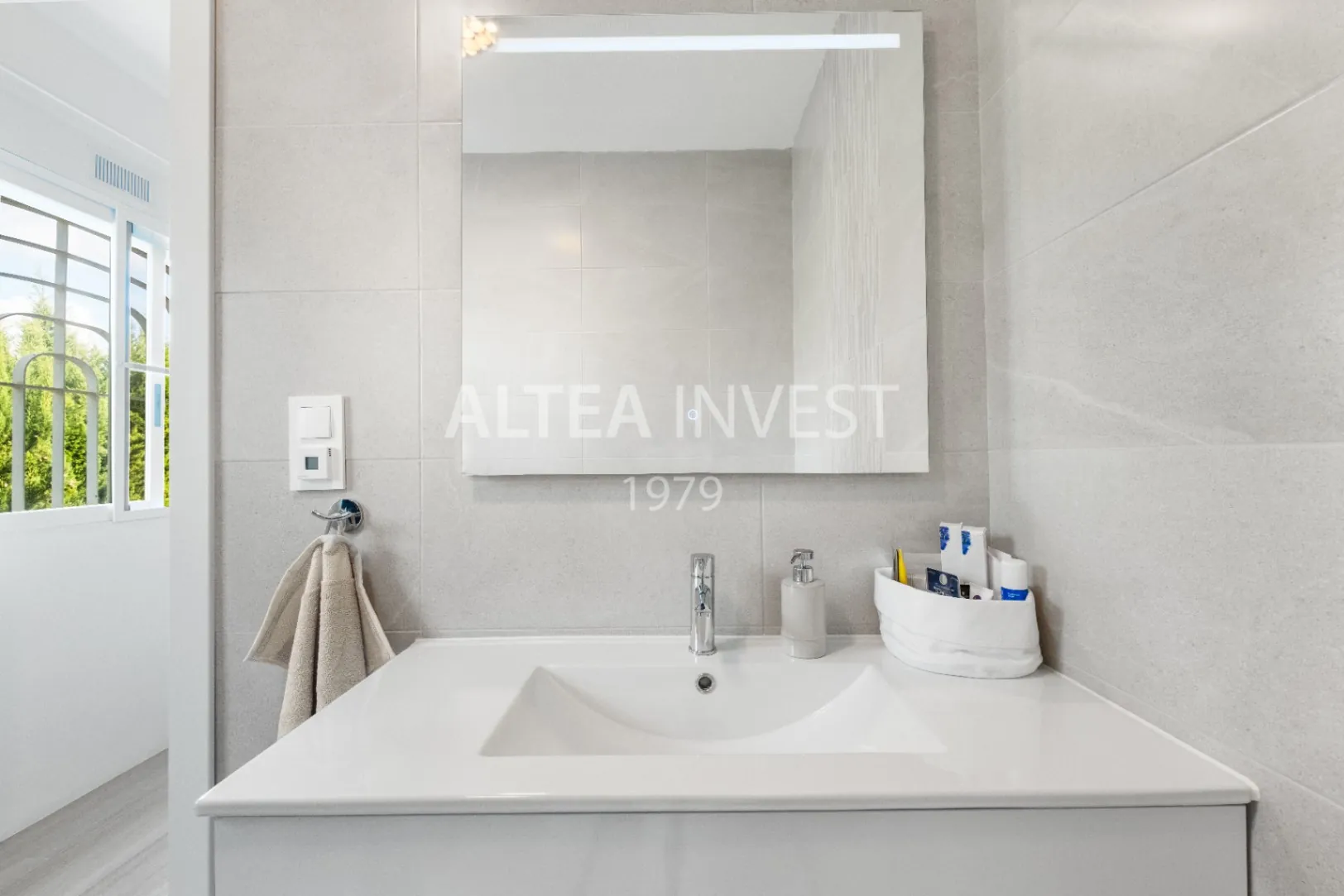 Spectacular villa completely renovated with stunning views of the Mediterranean Sea.