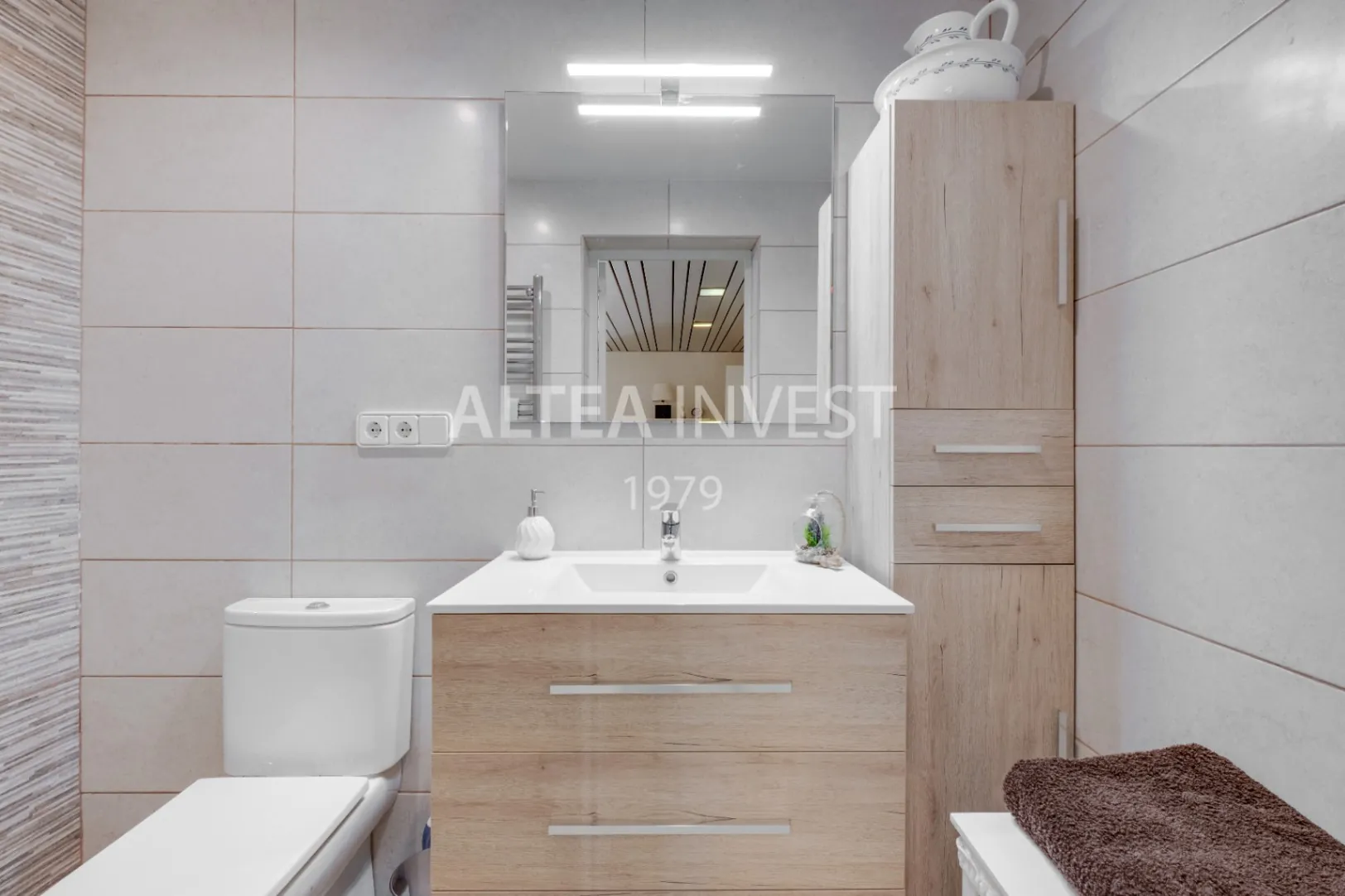 Exclusive Mediterranean-Style Chalet in El Planet