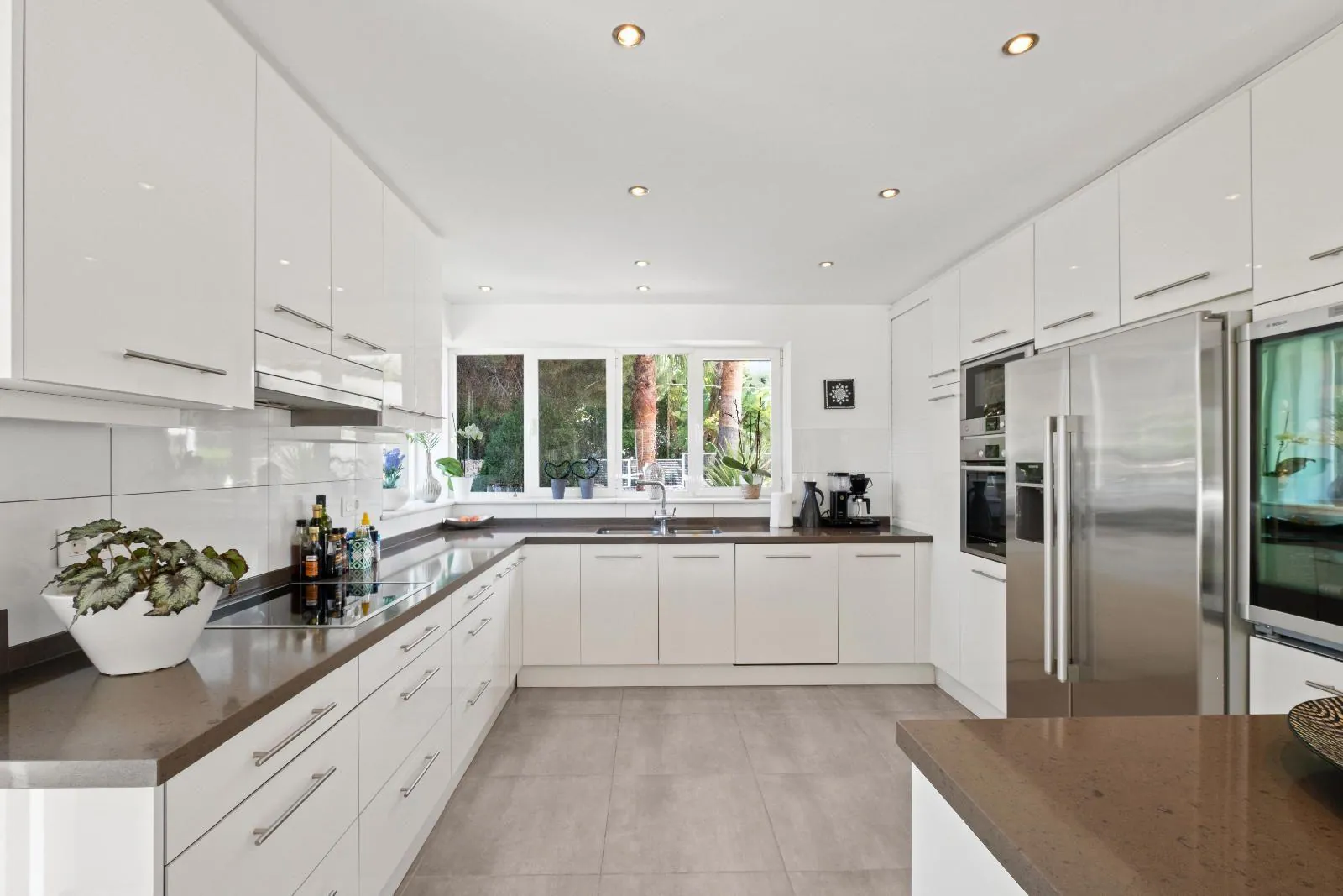 Exclusive Independent Villa with Panoramic Views, Private Pool and Outdoor Kitchen in Albir
