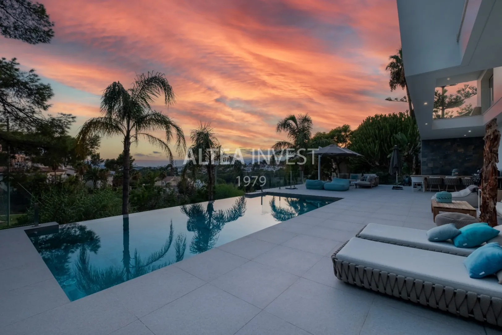 1345 - Altea La Vella, luxury by the golf: modern villa with infinity pool and premium finishes