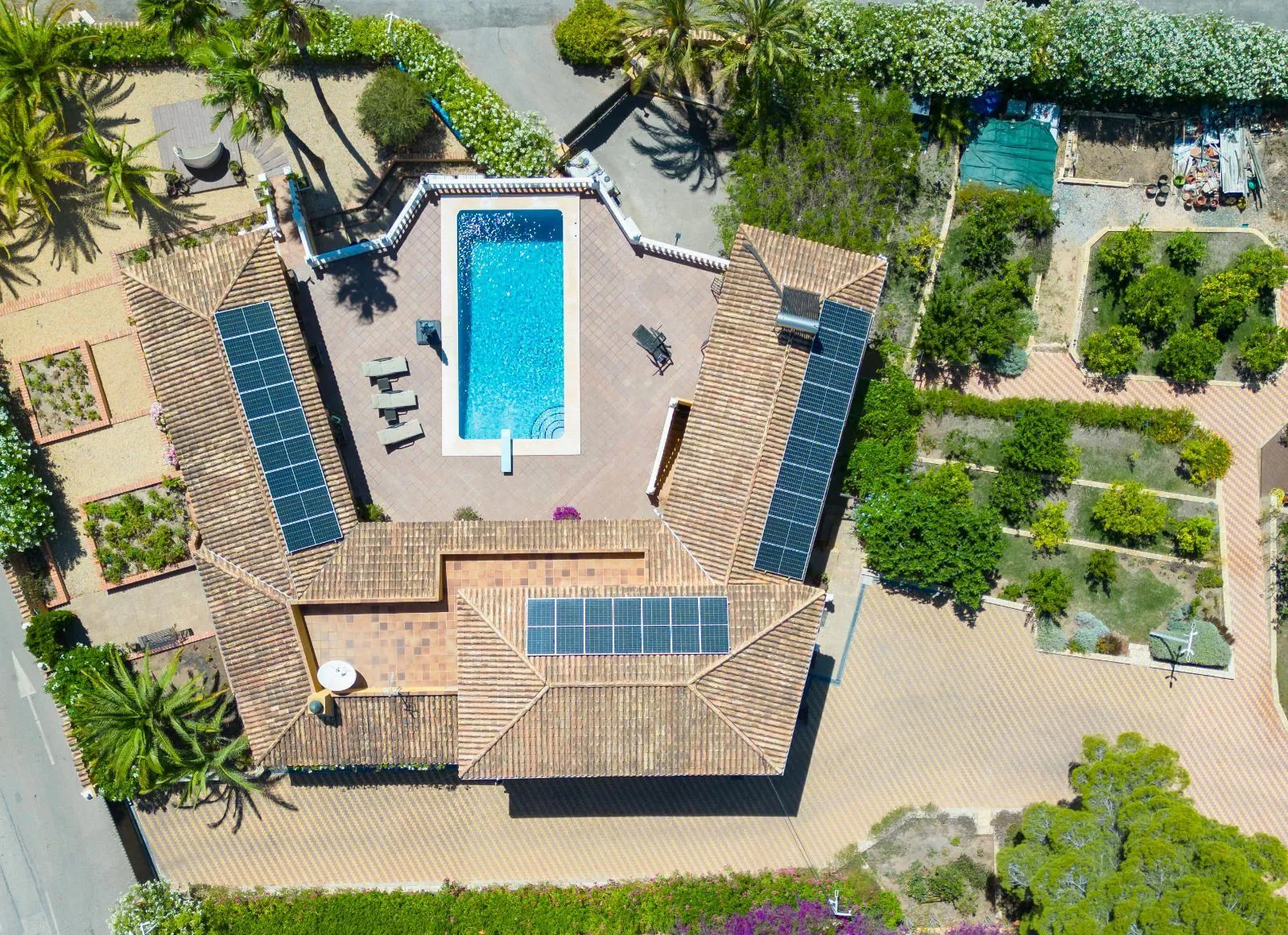 Elegant Mediterranean Villa with Panoramic Sea Views