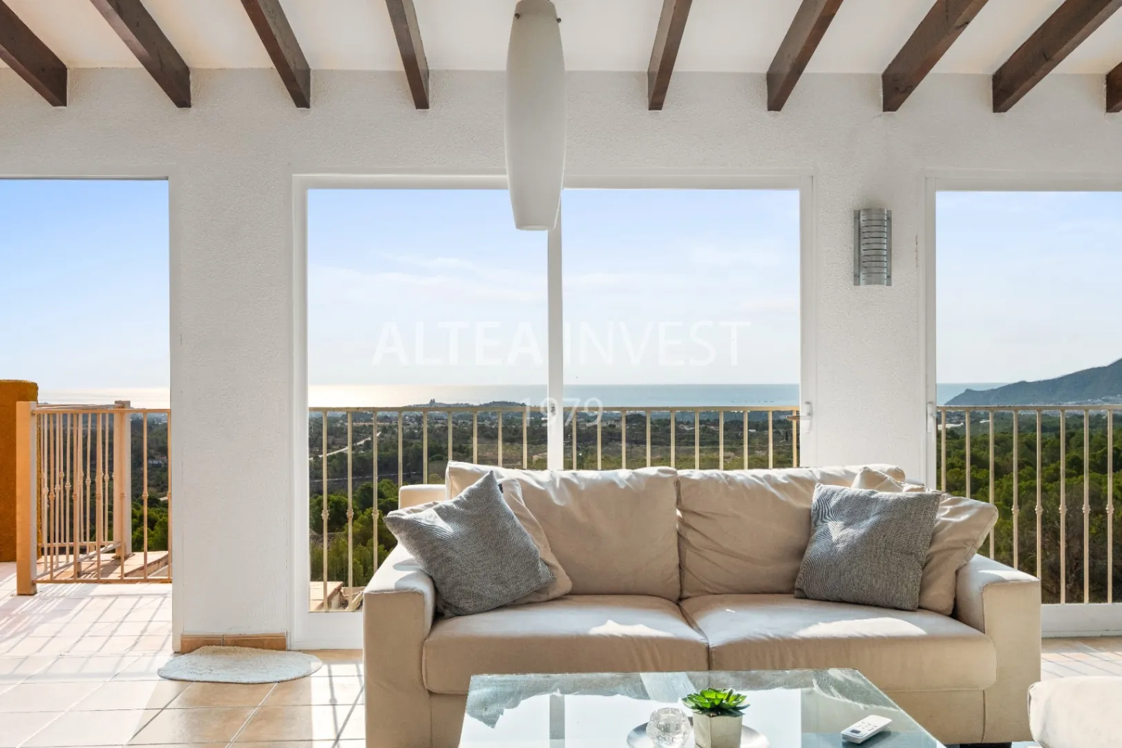 Charming Mediterranean Villa with Sea Views and Space to Enjoy