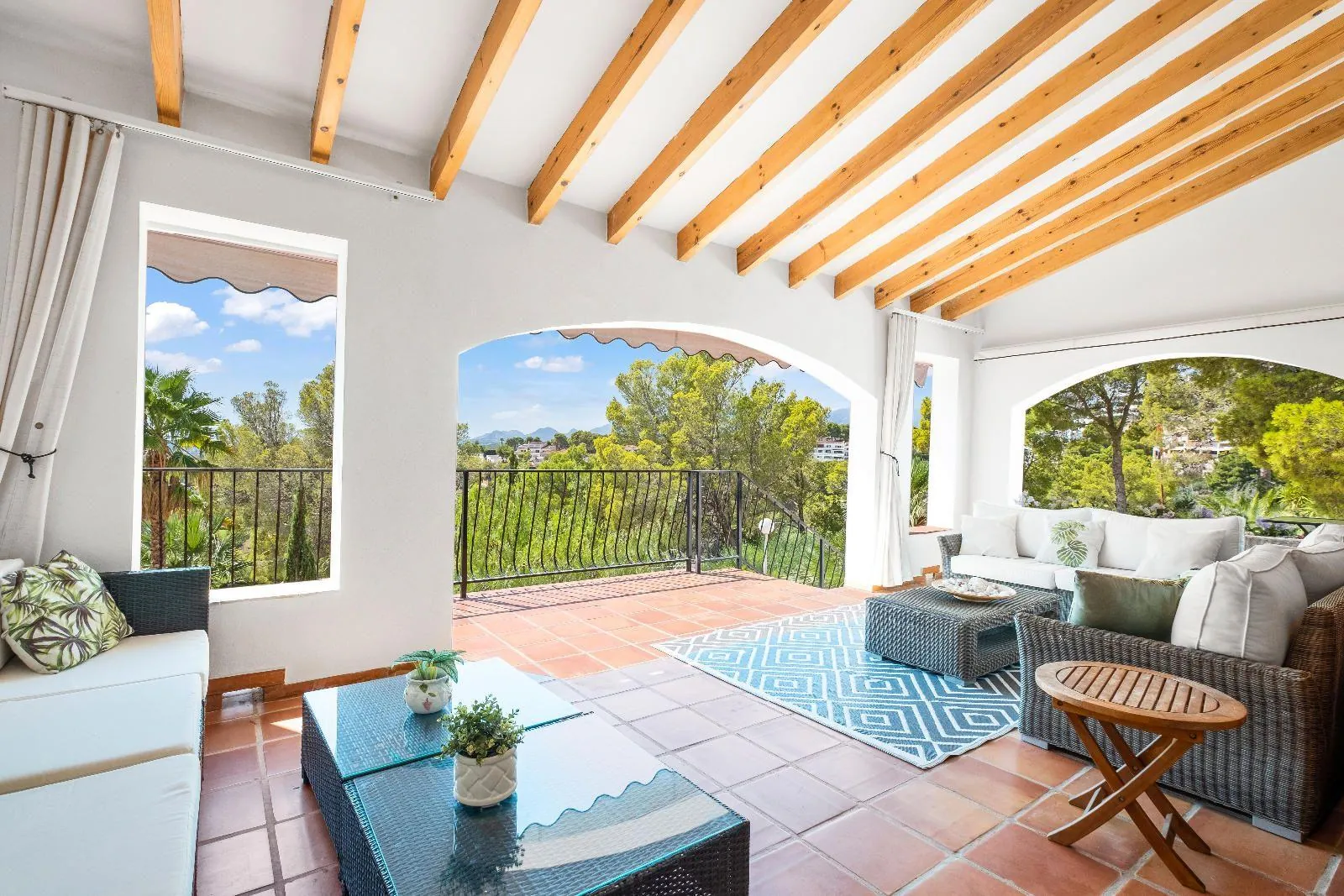 Elegant Mediterranean situated on the island of the golf course