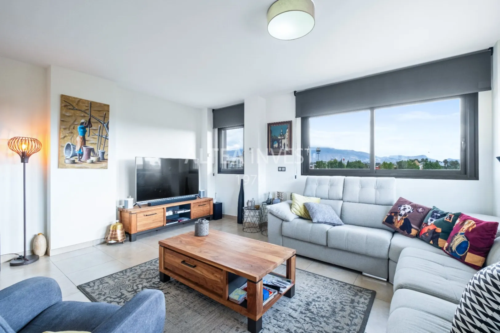 Penthouse with a large private terrace in Albir: comfort, light, and panoramic views.