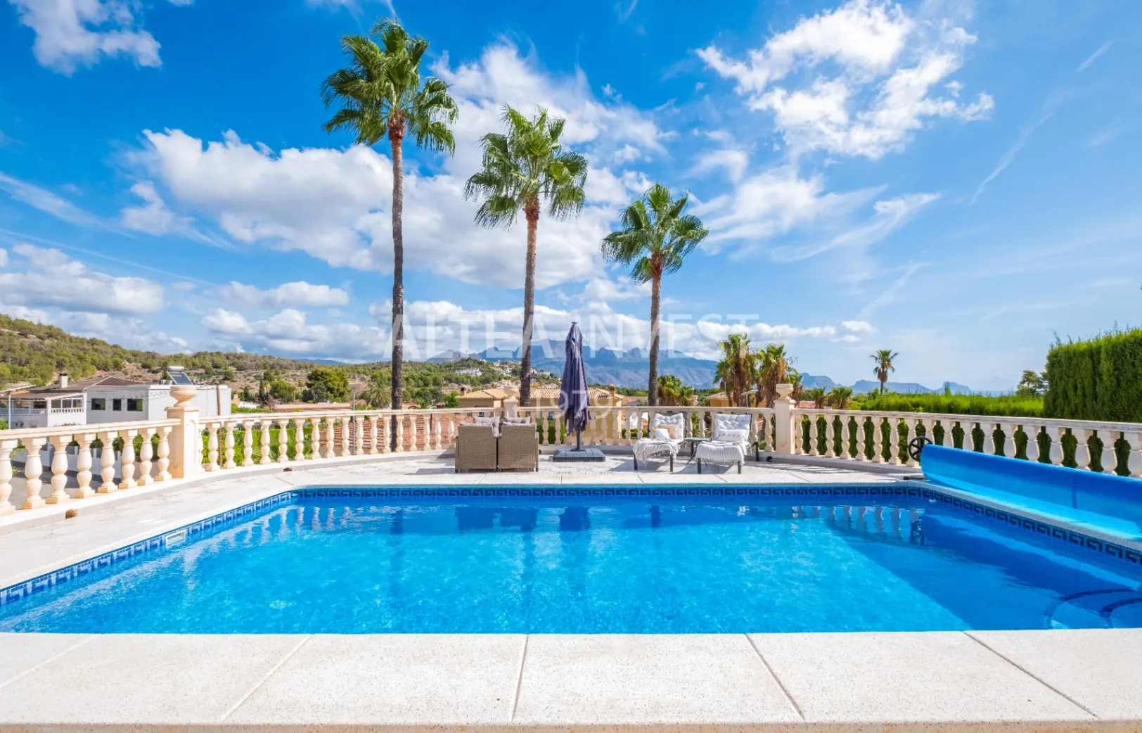 Spectacular villa completely renovated with stunning views of the Mediterranean Sea.