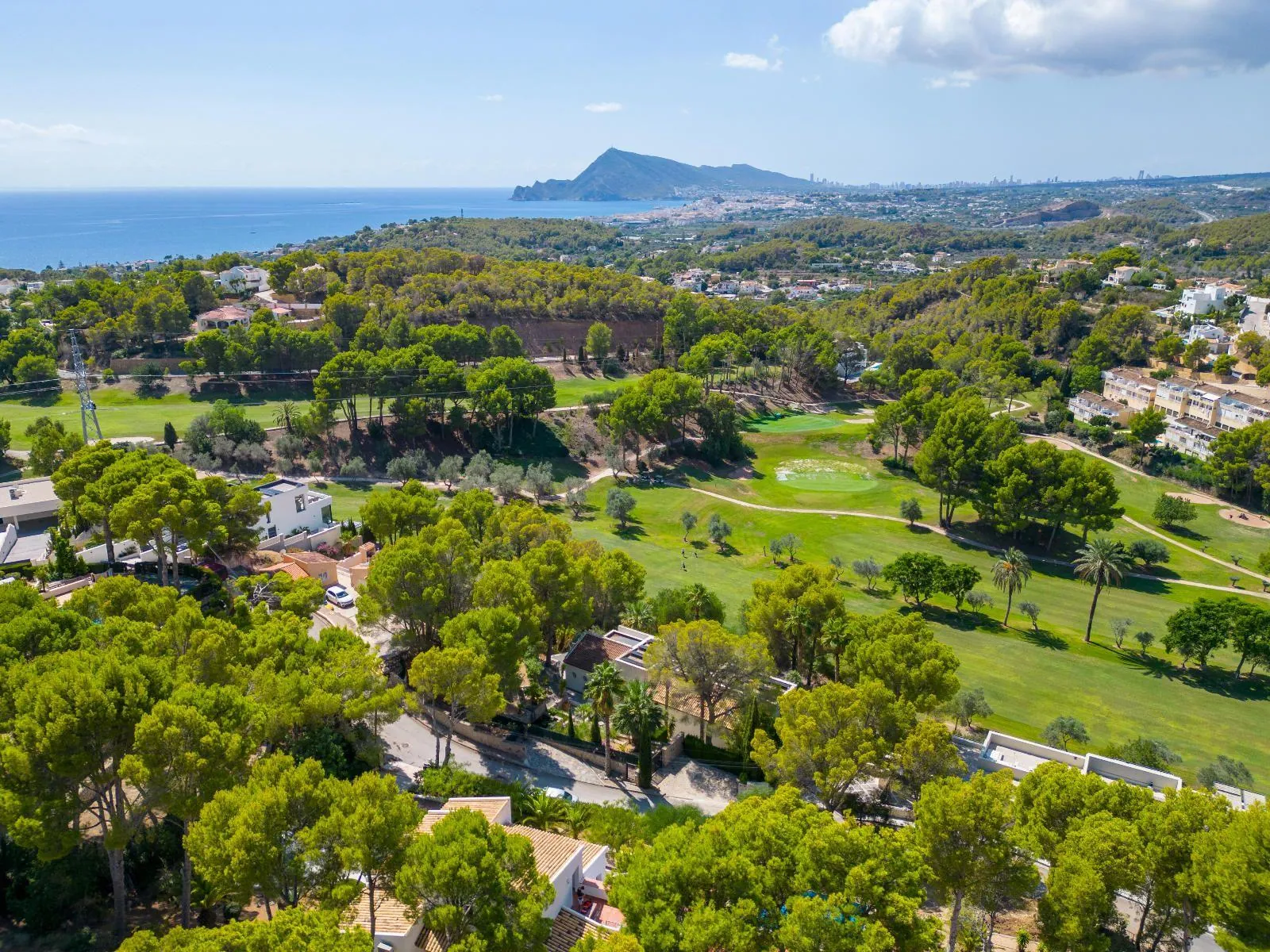 Elegant Mediterranean situated on the island of the golf course