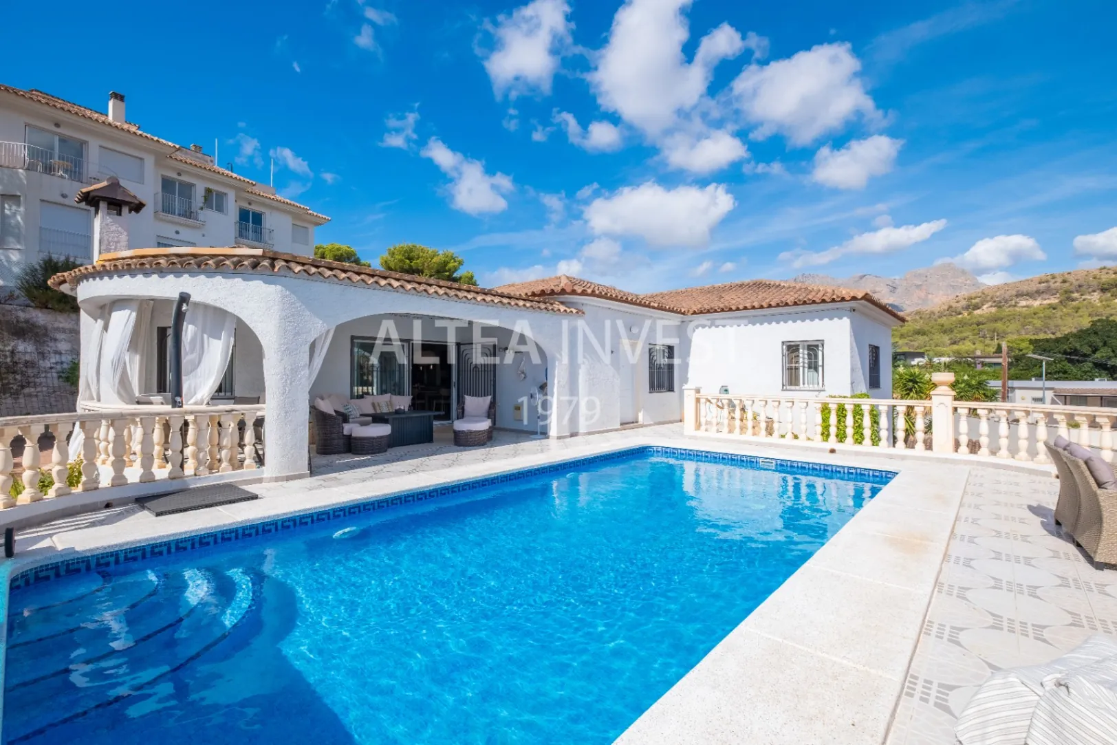 Spectacular villa completely renovated with stunning views of the Mediterranean Sea.