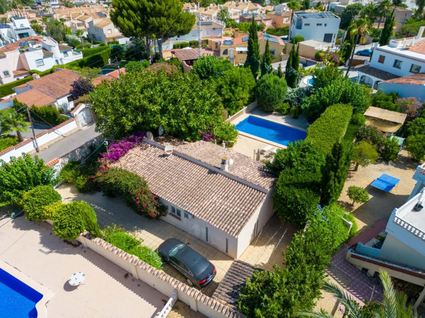 Where Tranquility Flourishes: House with Charming Garden and Pool in Albir