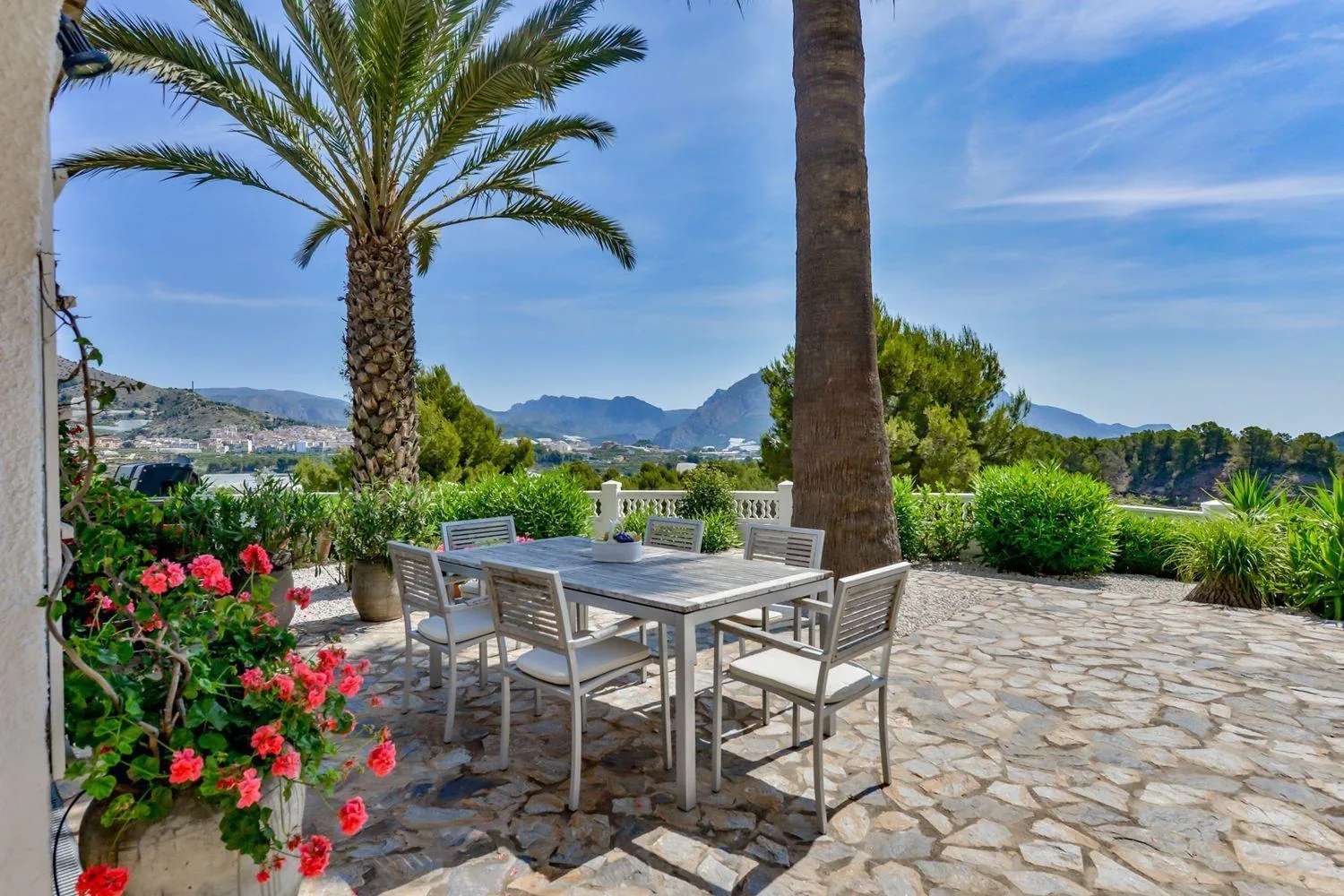 A gem in Polop: Exclusivity, Nature, and Spectacular Views